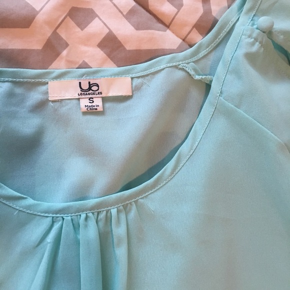 ⭐️SALE Teal Ya Solid Shirt  Button Detail Sleeve - Picture 4 of 6